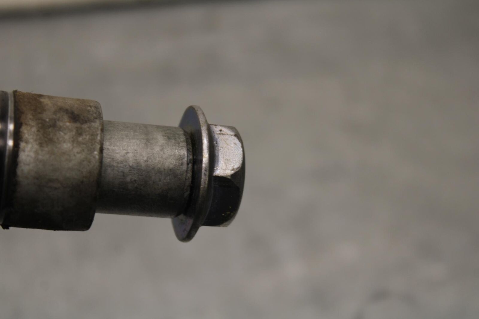 2008 Honda CBF1000 FRONT WHEEL RIM AXLE PIVOT BOLT BB641