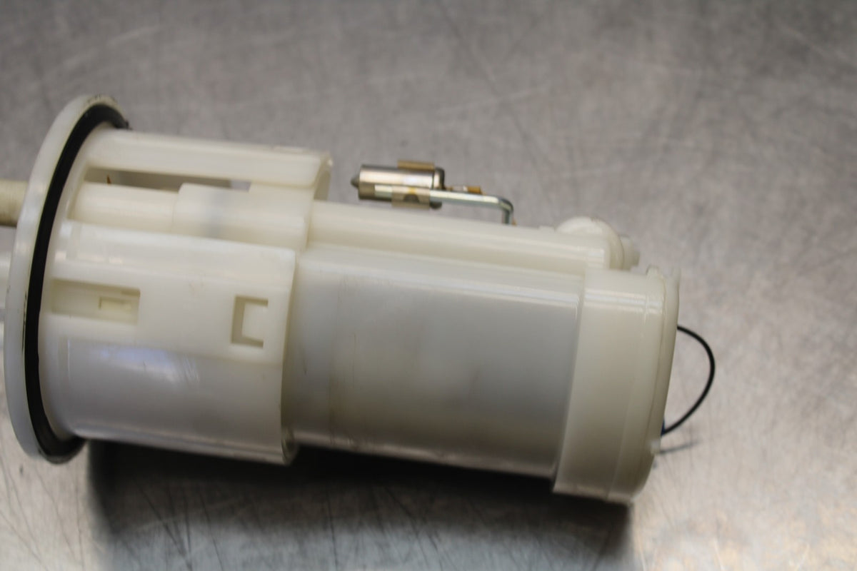 04-05 YAMAHA YZF R1 FUEL PUMP GAS PETROL SENDER UNIT  BB173