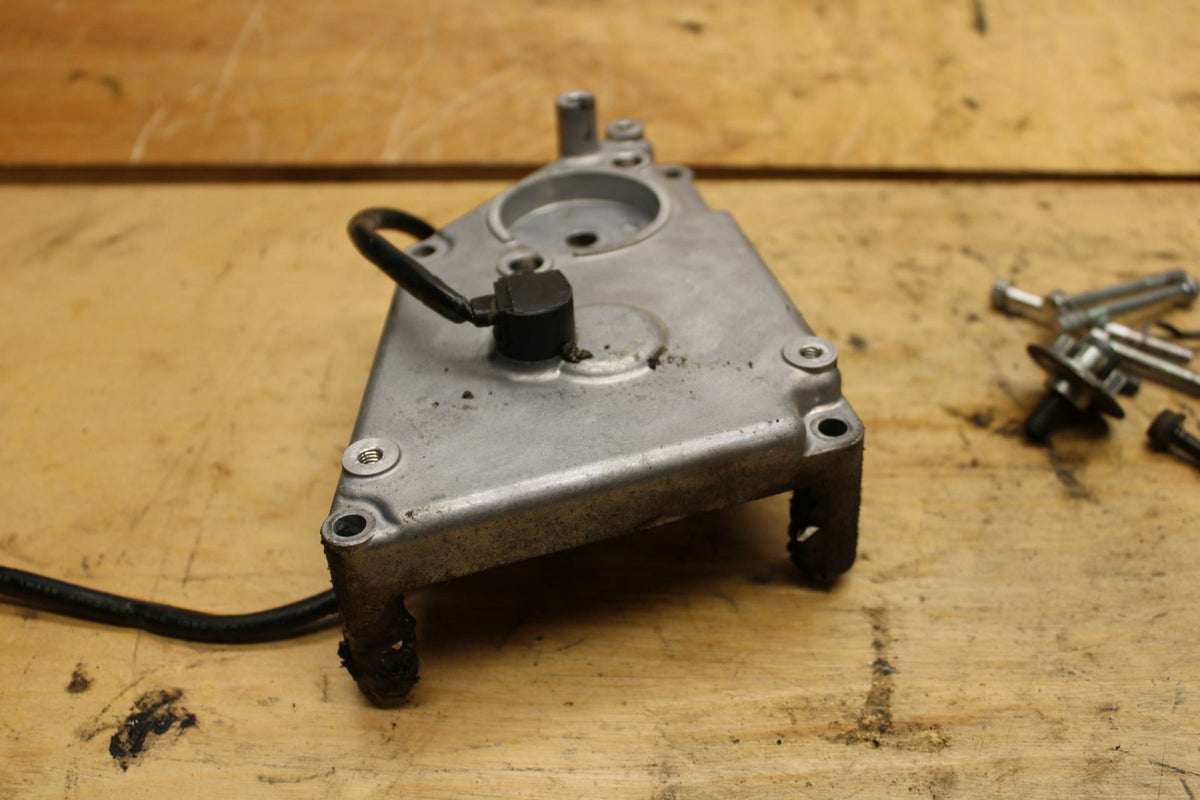 07-12 SUZUKI BANDIT 650S SPEED SPEEDOMETER SENSOR BRACKET BB328