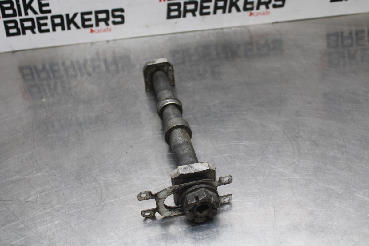 00 SUZUKI GSXR750 REAR AXLE BACK WHEEL RIM PIVOT BOLT AXEL BB820