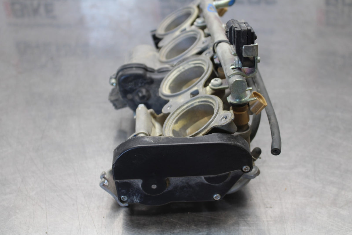 03-04 HONDA CBR600RR MAIN FUEL INJECTORS / THROTTLE BODIES BB661