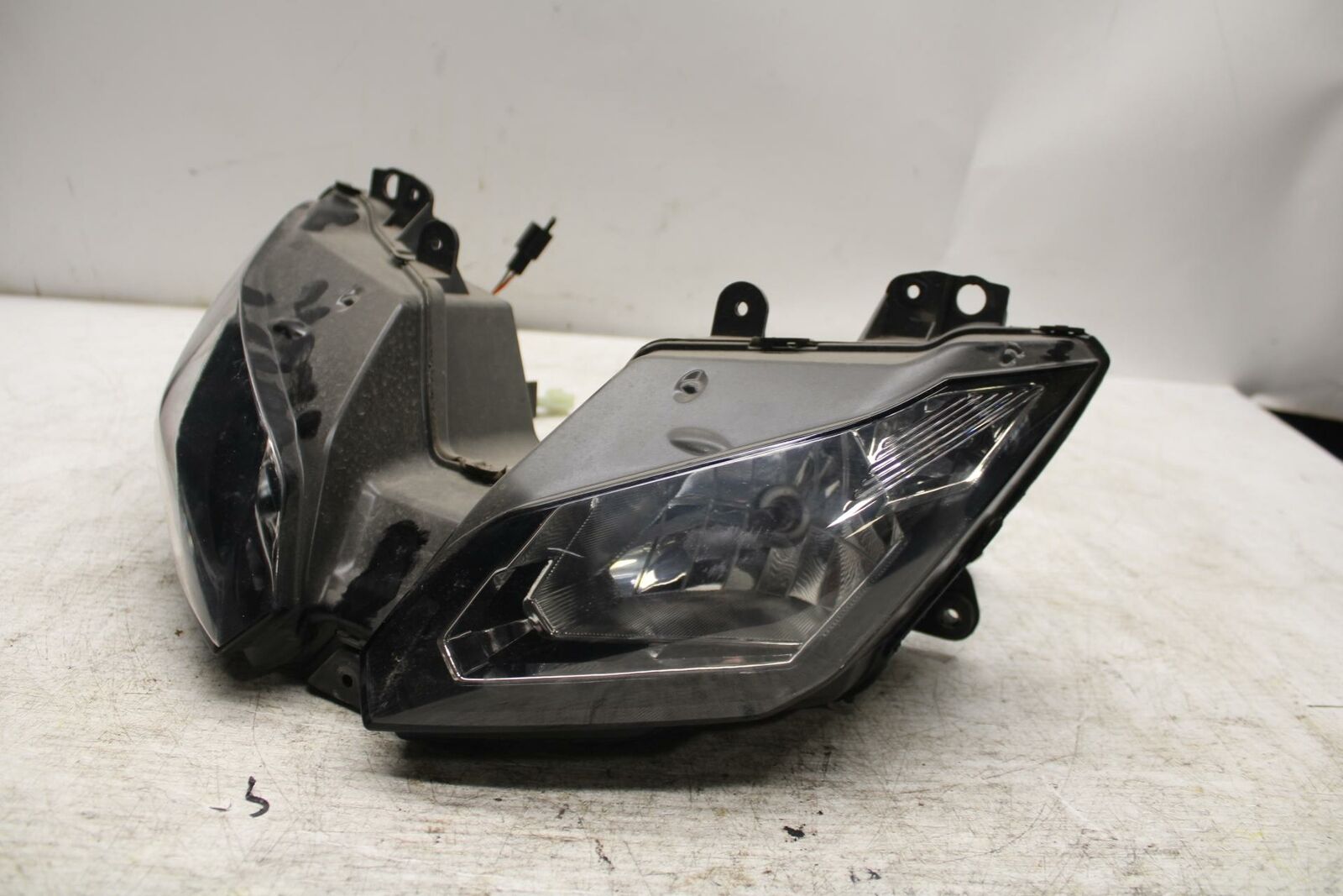 12-13 KAWASAKI EX300 NINJA FRONT HEADLIGHT HEAD LIGHT LAMP BB373