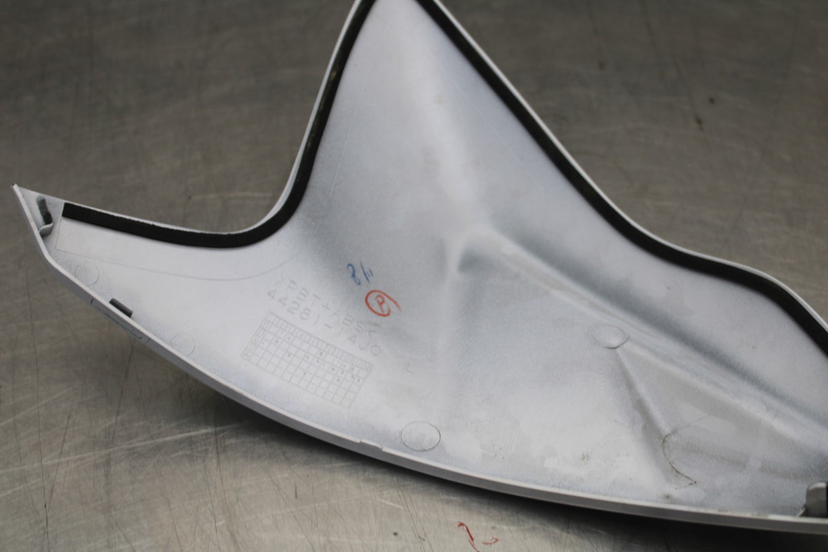11-25 SUZUKI GSXR 600  FRONT GAS TANK FUEL CELL FAIRING COWL COVER TRIM BB830