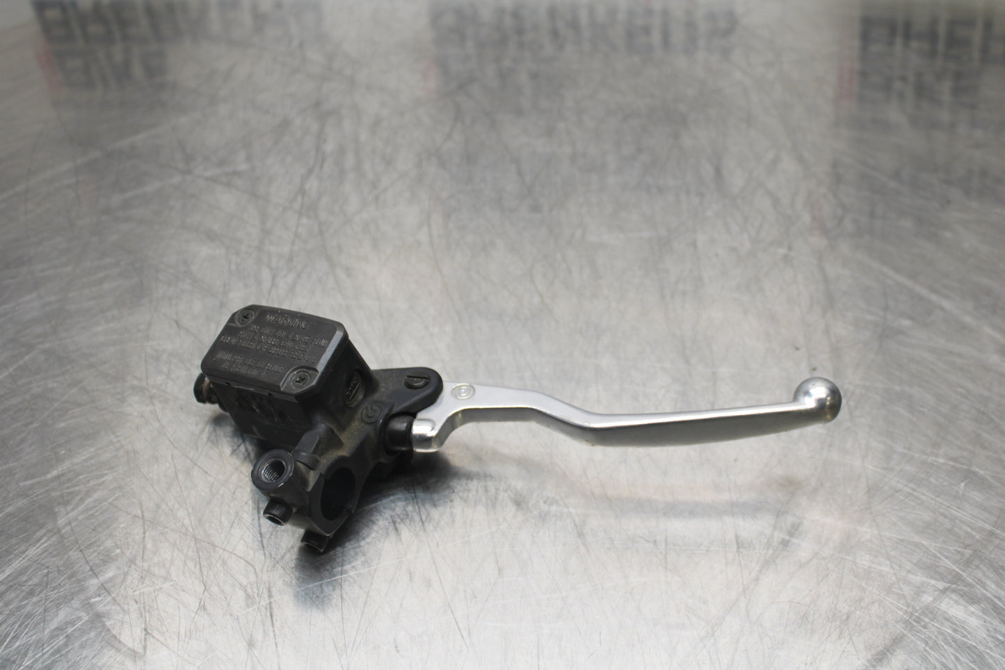 08 MOTO GUZZI BREVA 750 FRONT BRAKE MASTER CYLINDER w/ LEVER BB154