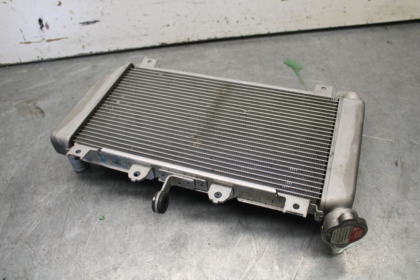 18-23 KAWASAKI NINJA 400 ENGINE RADIATOR MOTOR COOLER COOLING RADIATER BB660