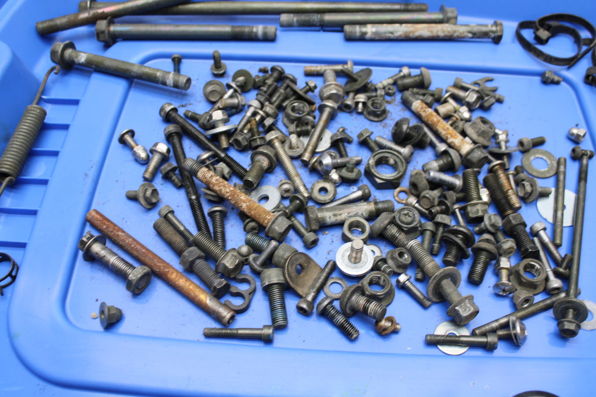 04 YAMAHA ROAD STAR XV1700A MOUNTING BOLTS HARDWARE MOTOR SCREWS BB155