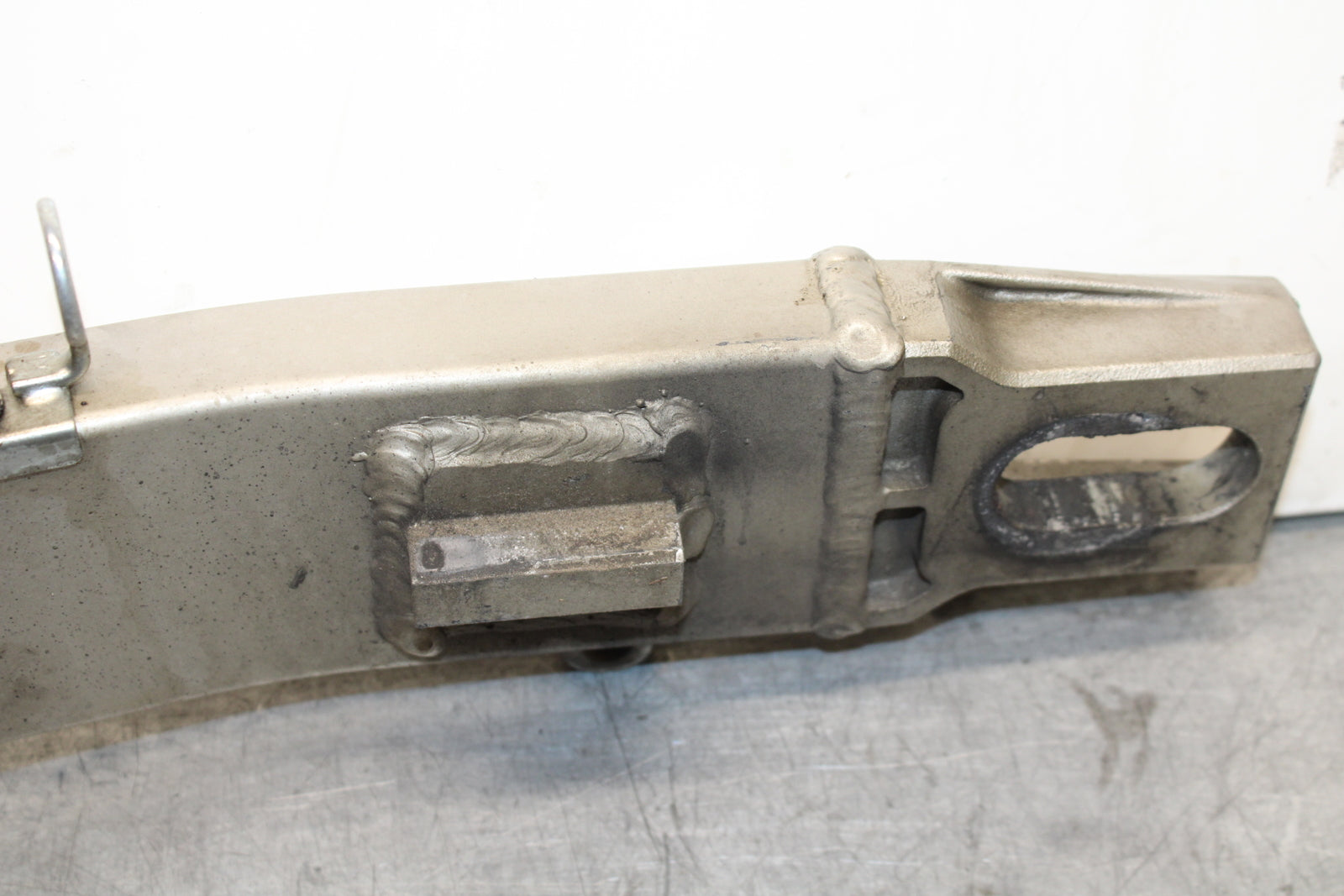 00-02 KAWASAKI NINJA ZX6R REAR SWINGARM BACK SUSPENSION SWING ARM BB750