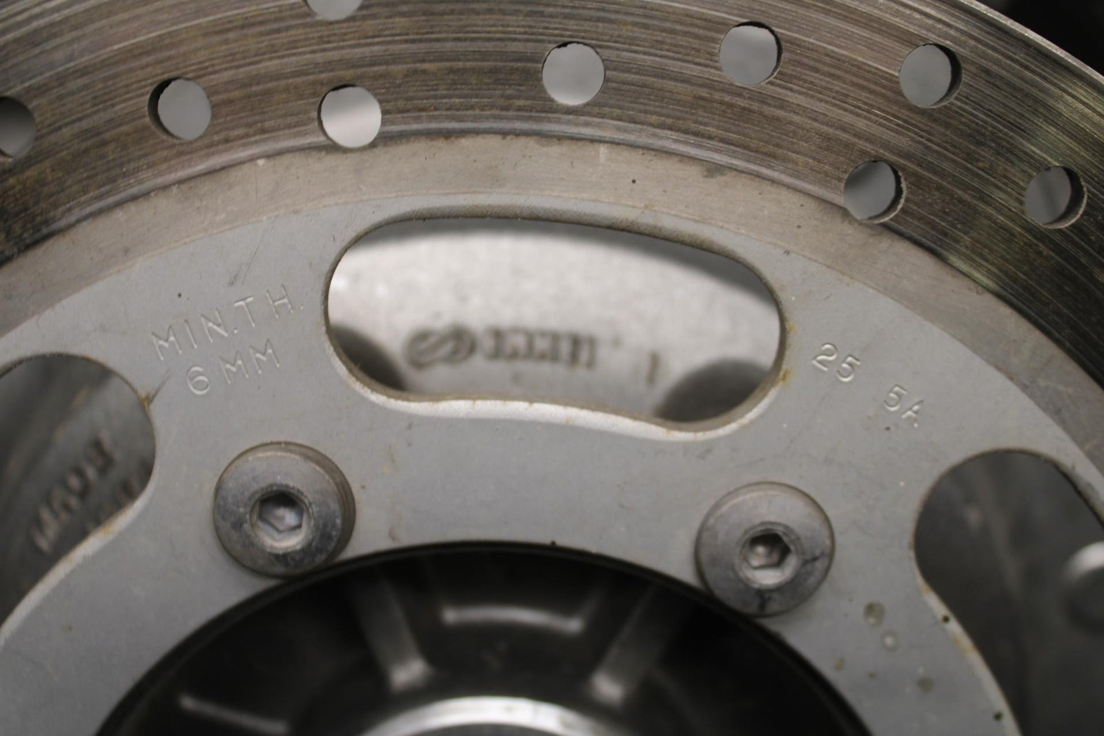 2005 Kawasaki Vulcan 1600 VN1600D Nomad REAR ROTOR AND WHEEL BB556