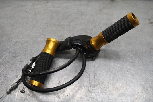 06 YAMAHA YZF R6 THROTTLE CABLE LINE HOUSING GUIDE/ RIZMOA GRIPS BB716