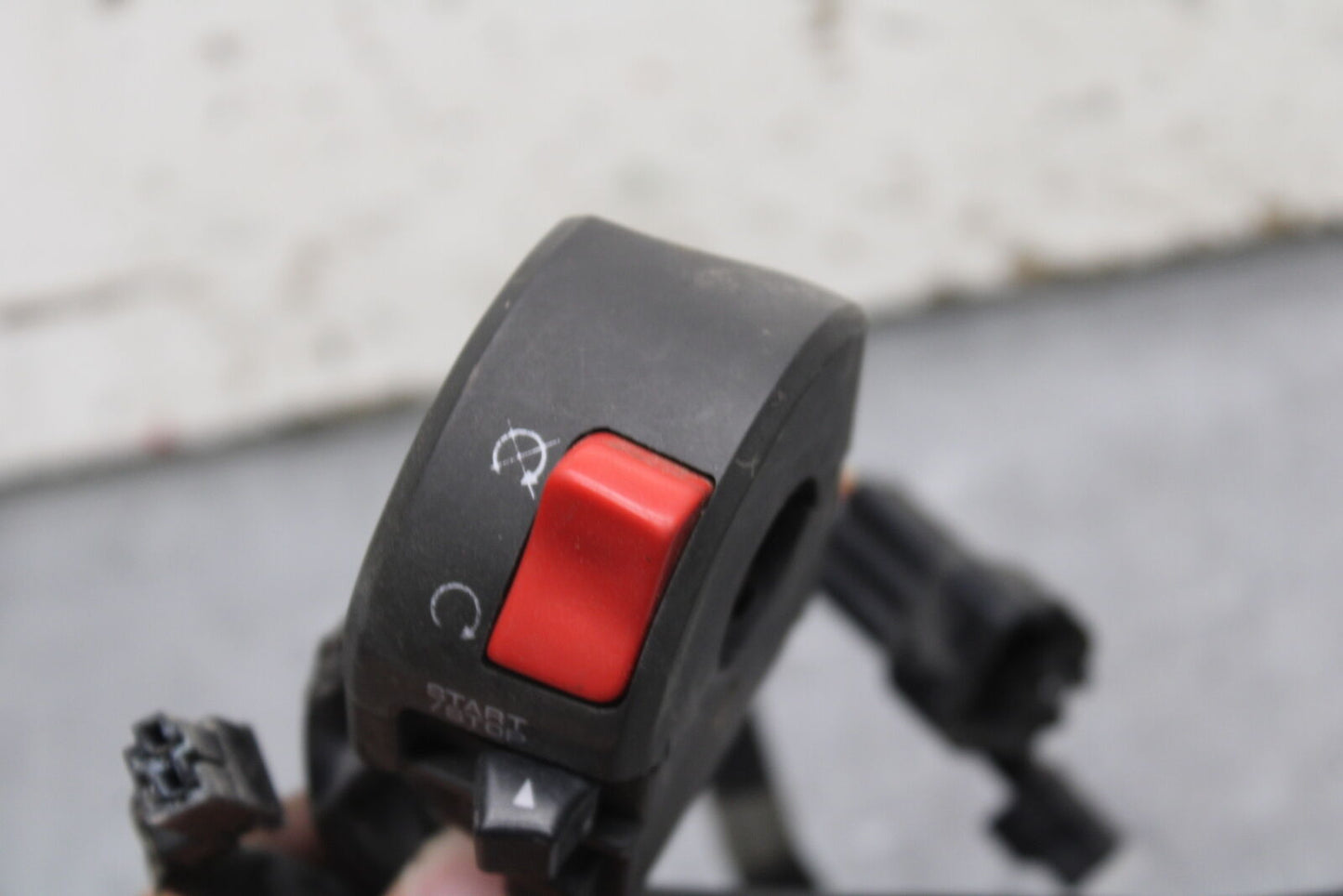 06-07 KAWASAKI NINJA ZX10R RIGHT CLIP ON KILL OFF START SWITCH SWITCHES  BB115