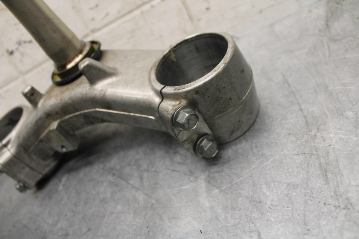 1998 Suzuki TL1000S FRONT FORKS CLAMP LOWER TRIPLE TREE STEM BB508
