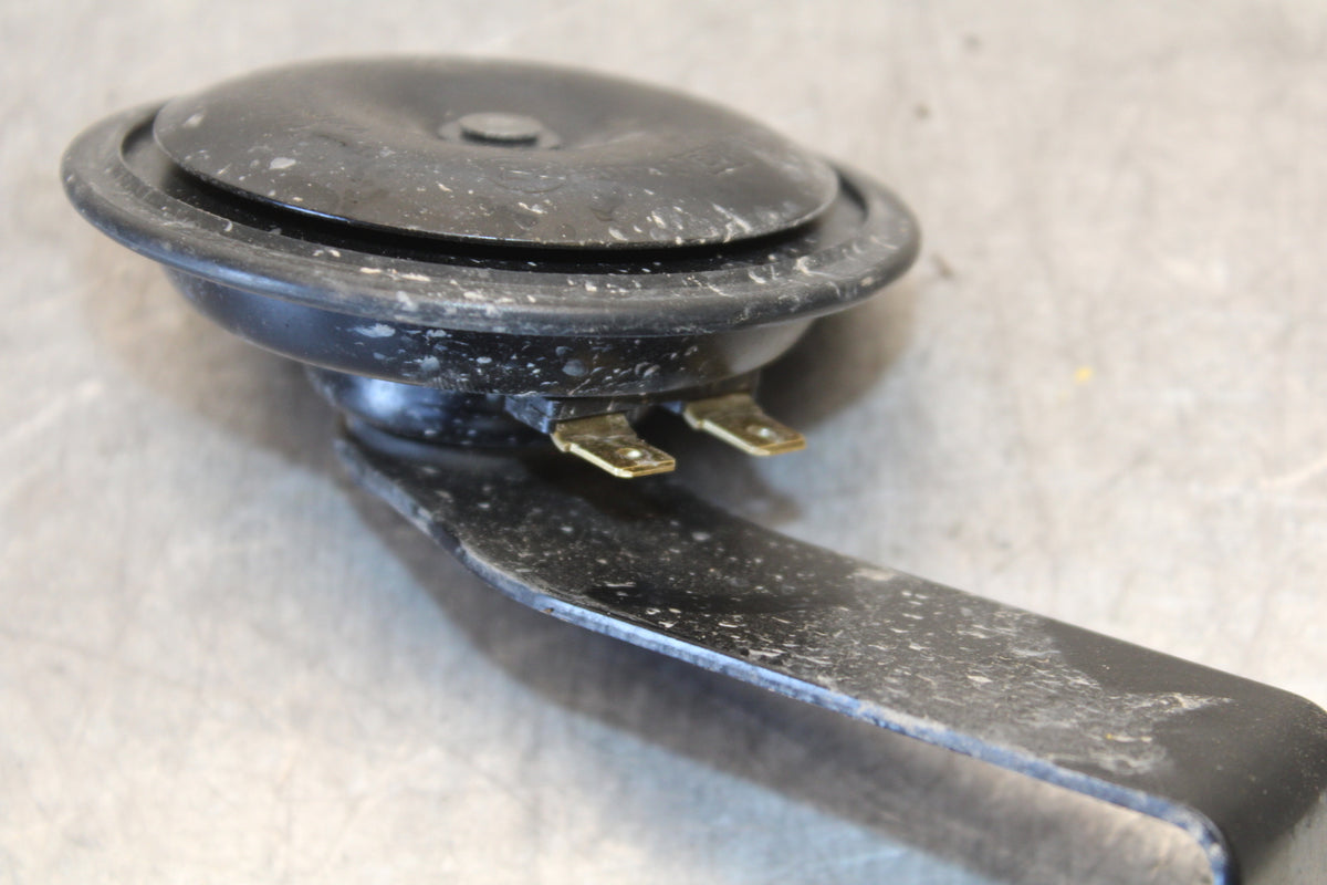 11-24 SUZUKI GSXR750 HORN SIGNAL BB687
