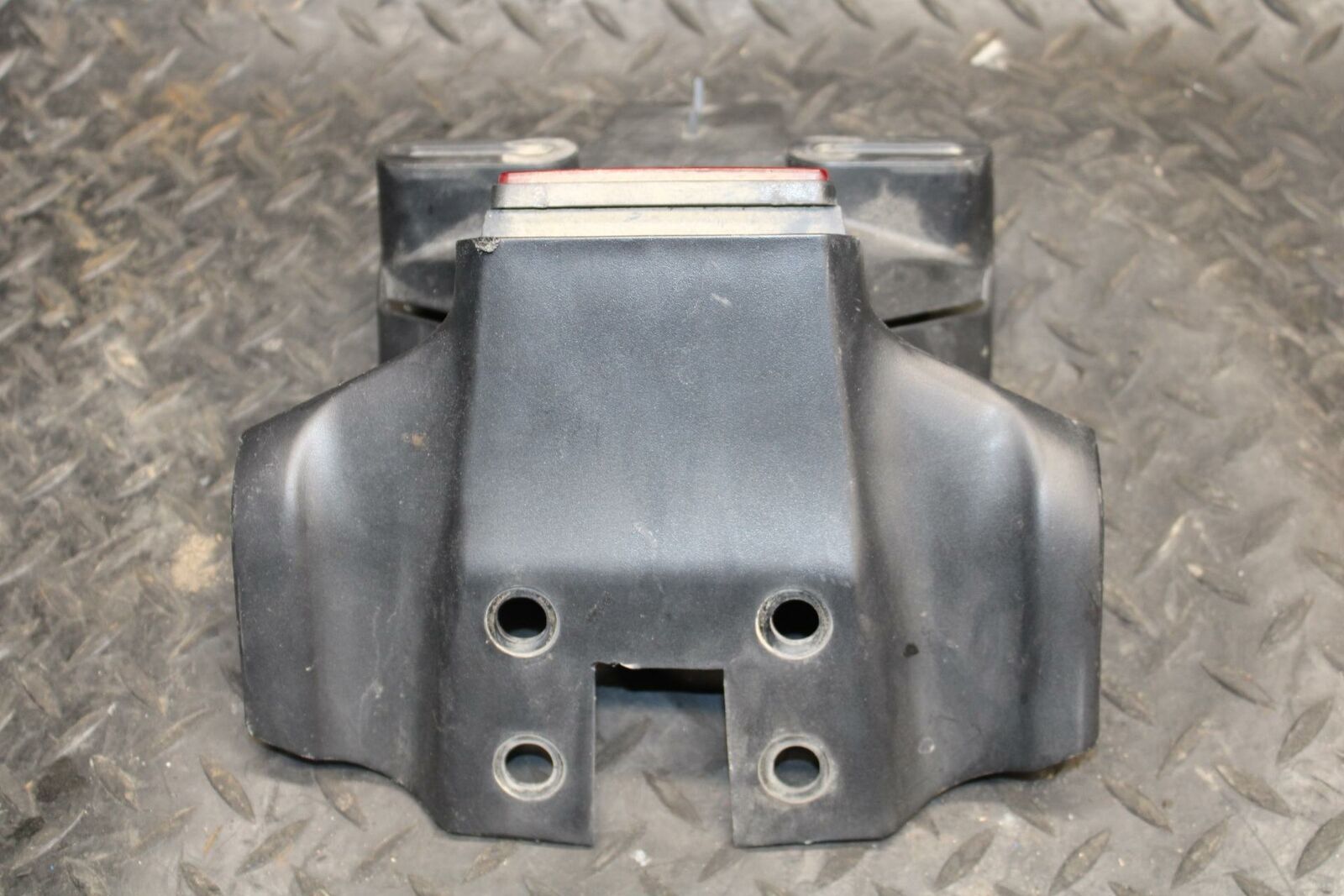 08-16 YAMAHA YZF R6 REAR BACK FENDER MUD GUARD 5VX-84745-01-00 BB209