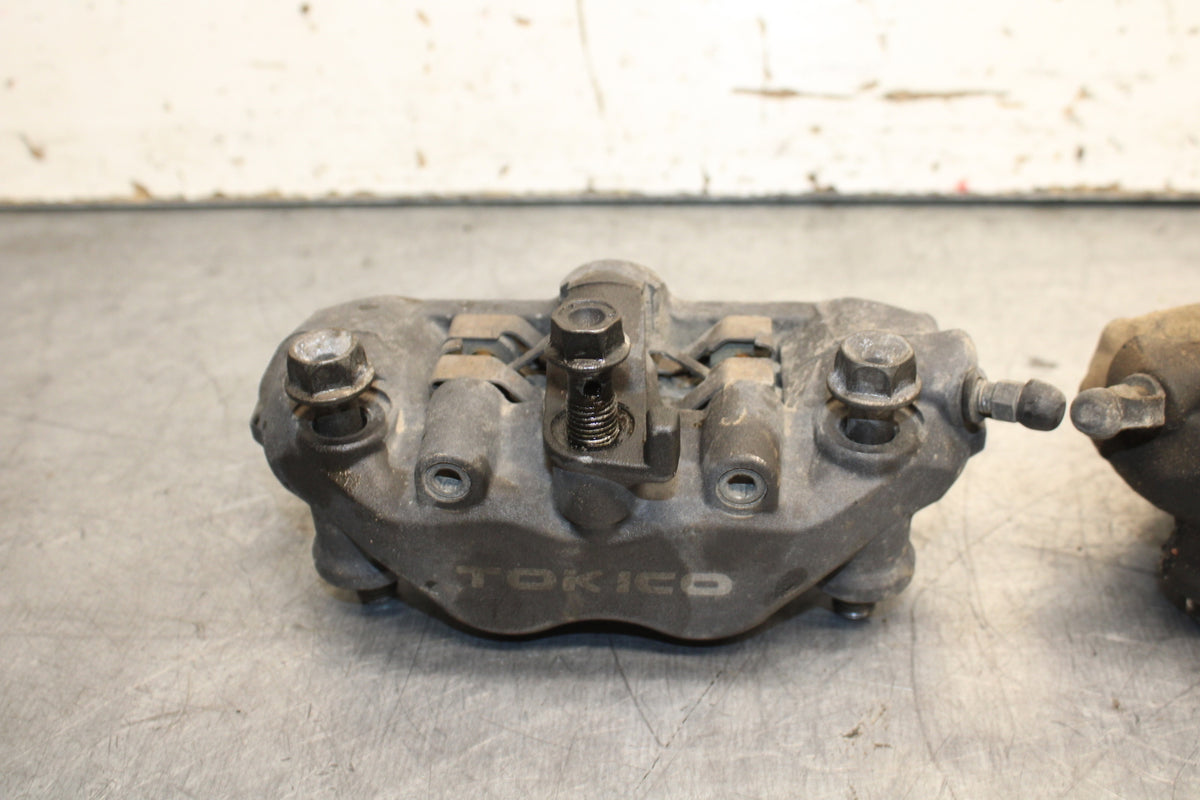 05-06 HONDA CBR600RR RIGHT LEFT FRONT BRAKE CALIPER SET PAIR CALIPERS BB739
