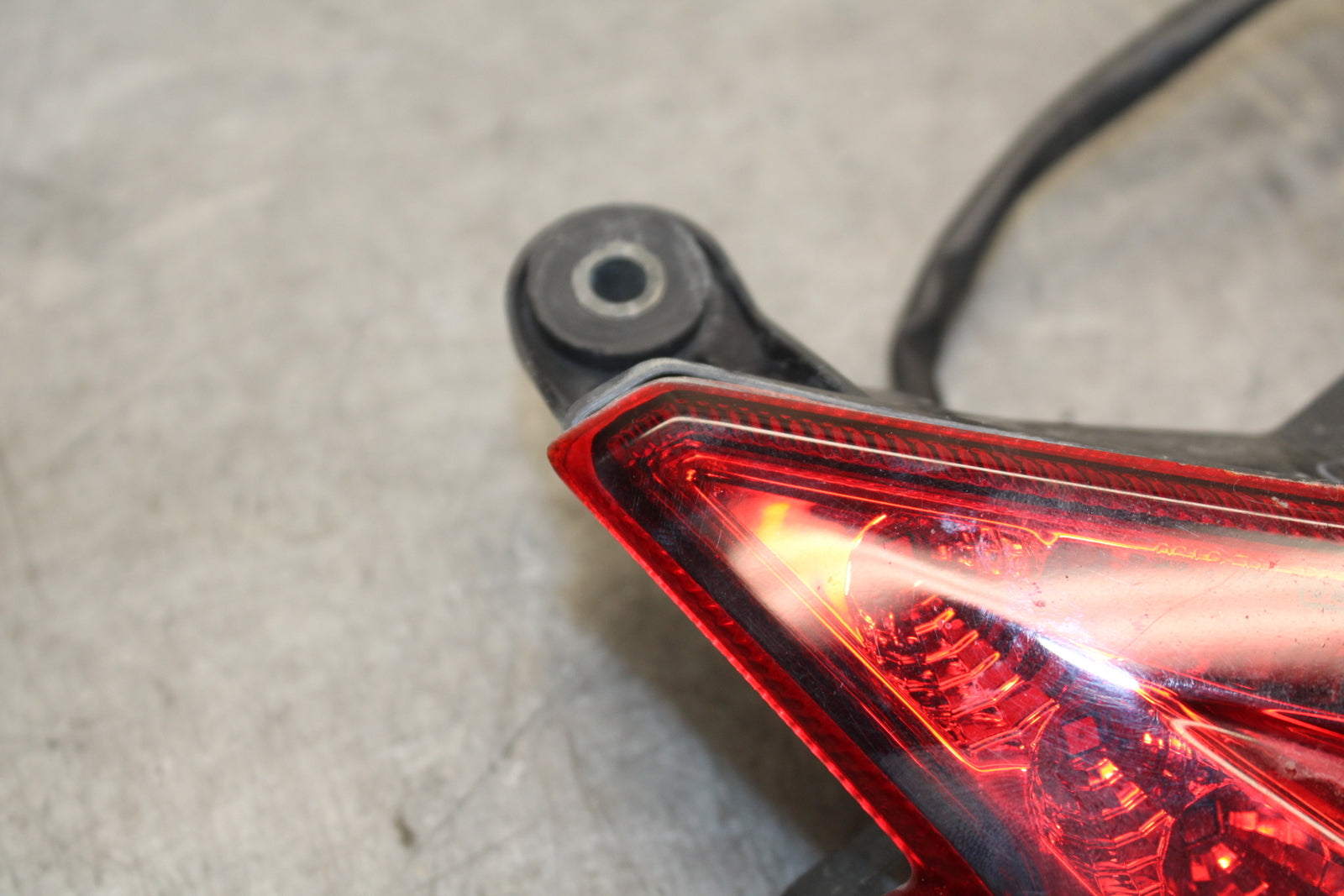 13-18 KAWASAKI NINJA ZX6R REAR TAIL TAILLIGHT BACK BRAKE LIGHT 23025-0345 BB666