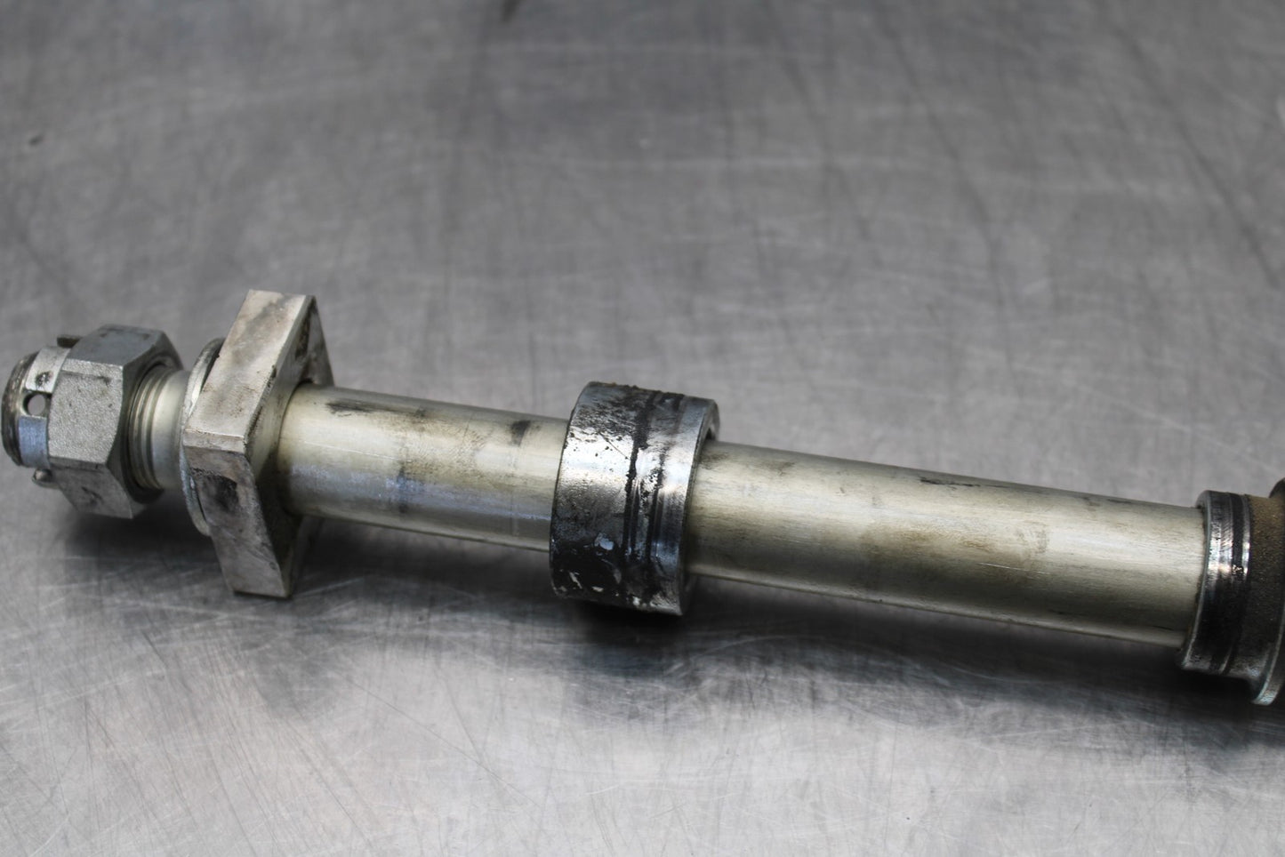 21-23 KAWASAKI NINJA ZX6R REAR AXLE BACK WHEEL RIM PIVOT BOLT AXEL BB179