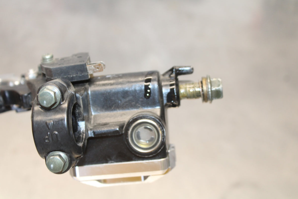 03-04 YAMAHA YZF R6S FRONT BRAKE MASTER CYLINDER w/ LEVER BB890