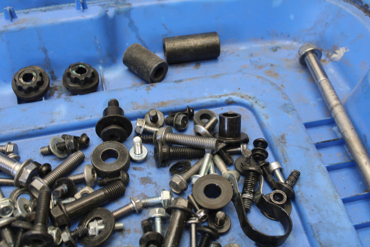 24-25 KAWASAKI ELIMINATOR 450 MOUNTING BOLTS HARDWARE SCREWS BB869
