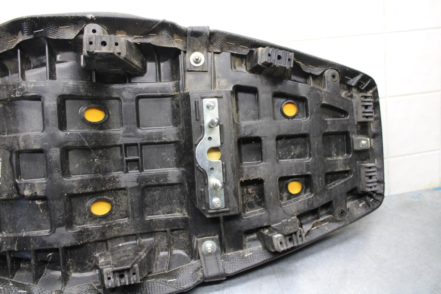 2012 Kawasaki Ninja ZX14R ZX1400E FRONT DRIVERS SEAT PAD SADDLE PILLION BB60