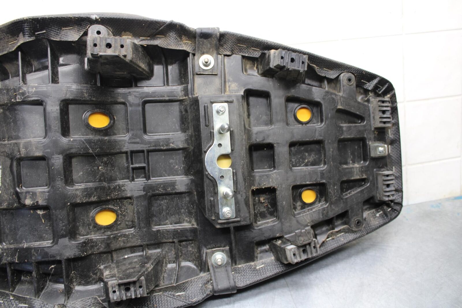 2012 Kawasaki Ninja ZX14R ZX1400E FRONT DRIVERS SEAT PAD SADDLE PILLION BB60