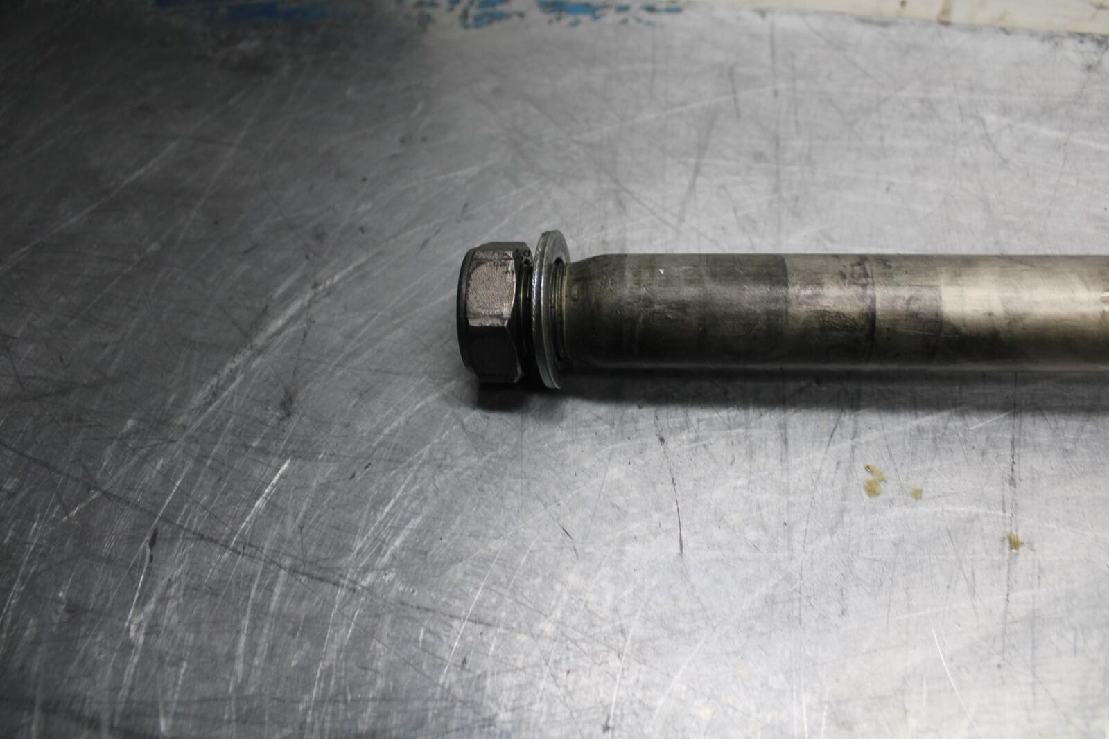 09-14 YAMAHA YZF R1 REAR AXLE WHEEL RIM PIVOT BOLT AXEL 4C8-25381-00-00  BB471