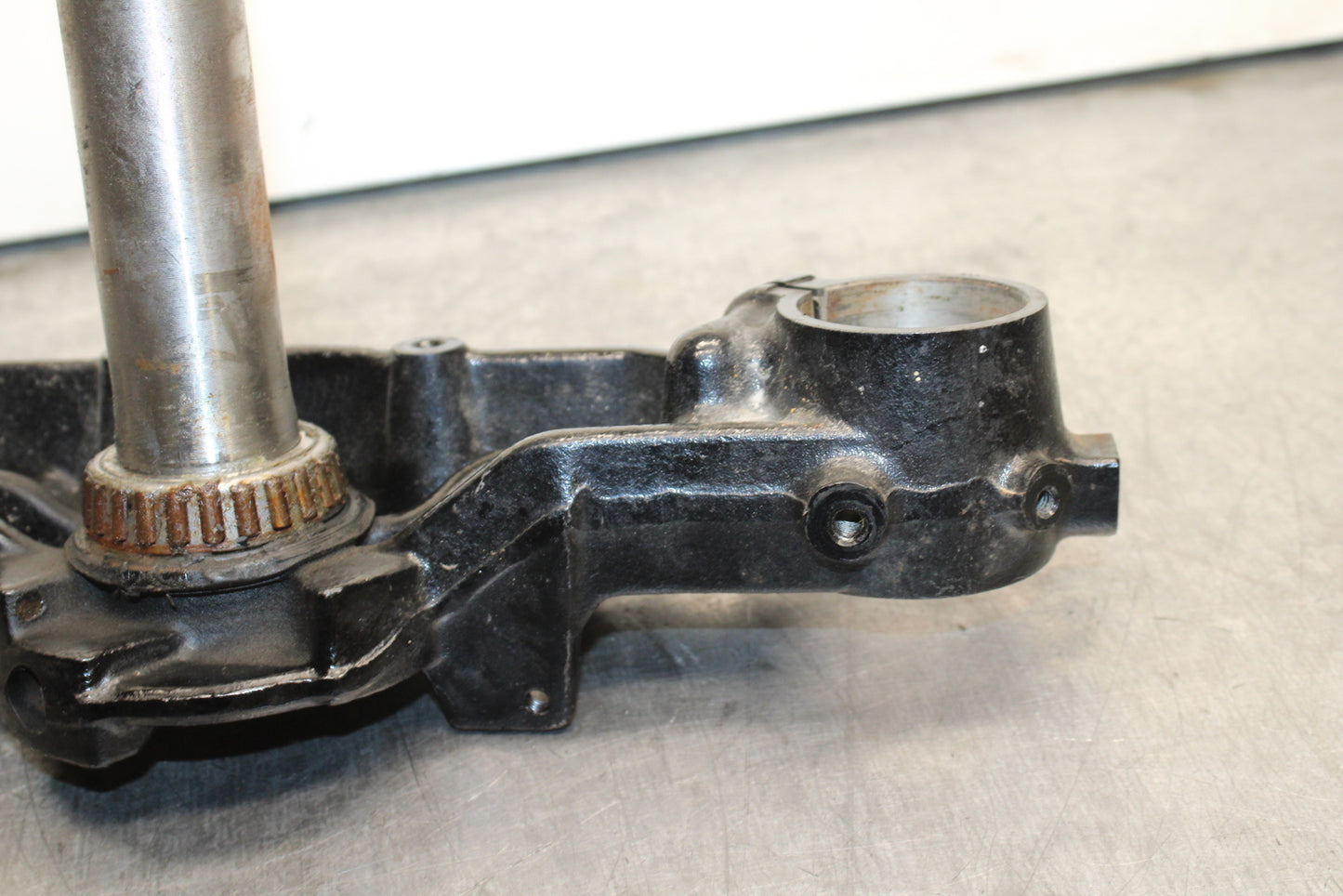 03-08 KAWASAKI VULCAN 1600 FRONT FORKS CLAMP LOWER TRIPLE TREE STEM BB123