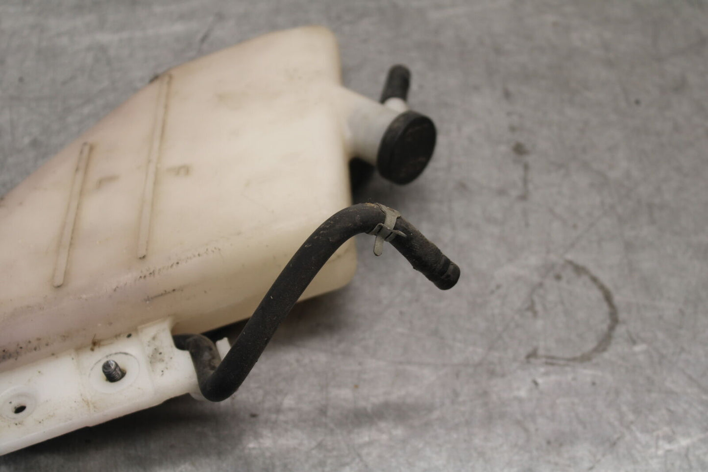 05-06 SUZUKI GSXR1000 COOLANT WATER TANK RESERVOIR BOTTLE 17910-41G00 BB677