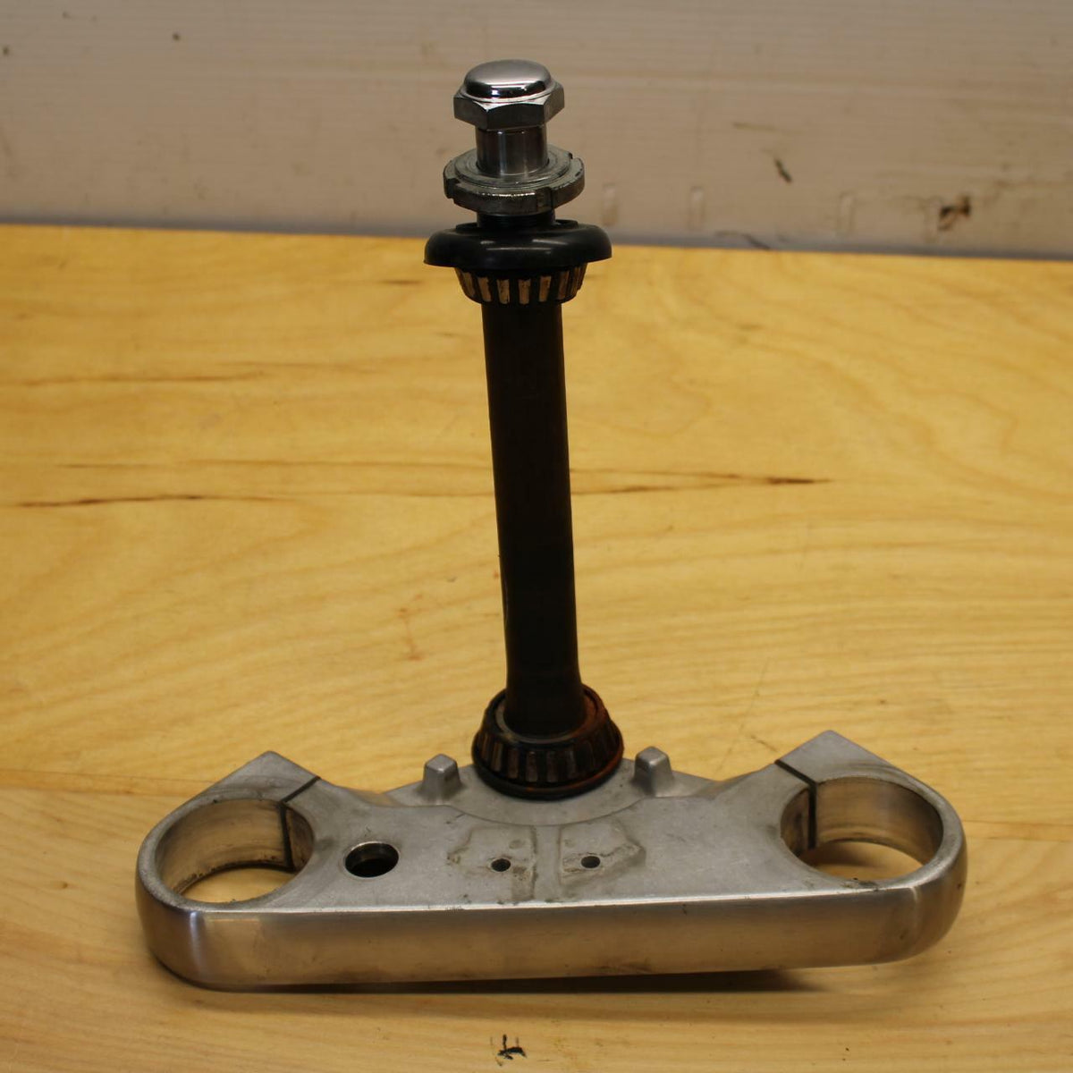 97-04 SUZUKI MARAUDER 800 FRONT FORKS CLAMP LOWER TRIPLE TREE STEM BB312