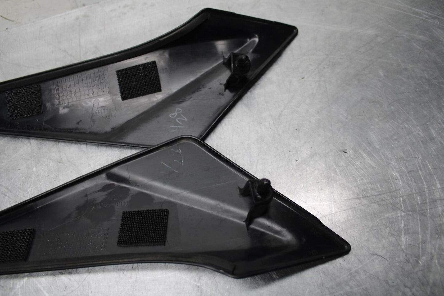 11-21 SUZUKI GSXR750 GAS FUEL TANK PANELS COVERS TRIM SET COWLS  BB492