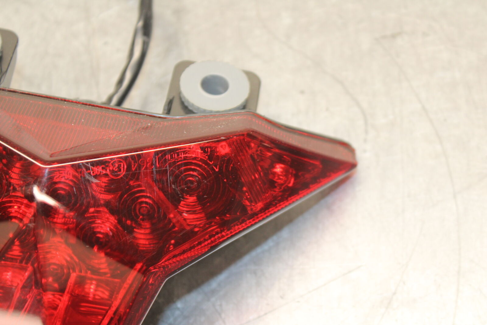 18-23 KAWASAKI NINJA 400 EX400 ABS REAR TAIL TAILLIGHT BACK BRAKE LIGHT BB747