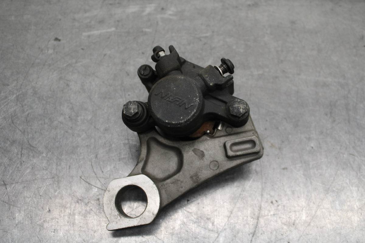 09-14 YAMAHA YZF R1 REAR BACK BRAKE CALIPER W MOUNT BRACKET BB118