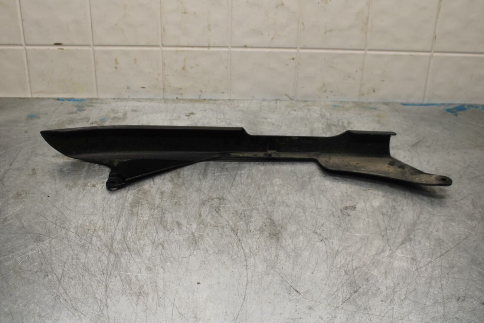 19-20 KAWASAKI NINJA ZX6R REAR BACK DRIVE CHAIN GUARD COVER SHIELD BB419