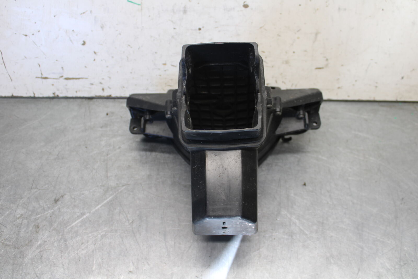 09-12 KAWASAKI NINJA ZX6R UPPER FAIRING MIRROR GAUGES STAY BRACKET BB698