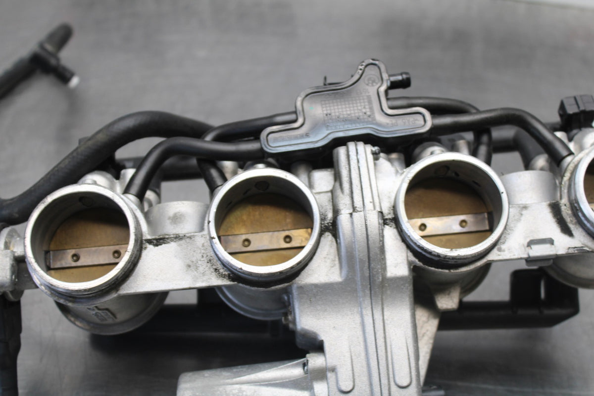 17-20 BMW S1000R FUEL INJECTORS / THROTTLE BODIES BB909
