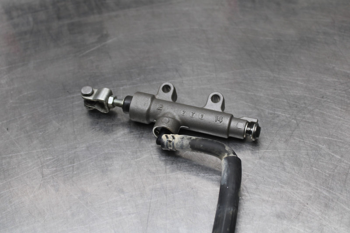 18 YAMAHA SUPER TENERE REAR BACK BRAKE MASTER CYLINDER W RESERVOIR BB832