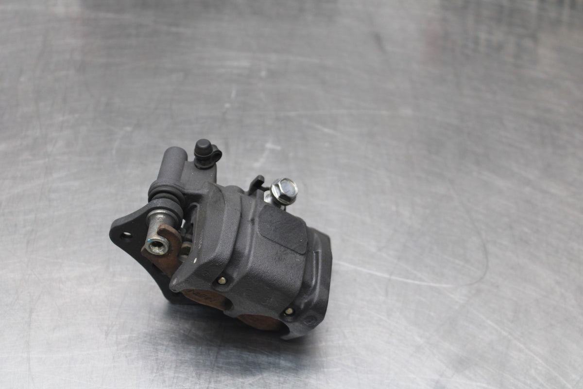 18-26 KAWASAKI Z400 LEFT FRONT BRAKE CALIPER BB852