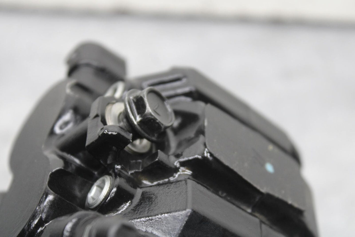 15-16 KAWASAKI EX300 FRONT BRAKE CALIPER BB635