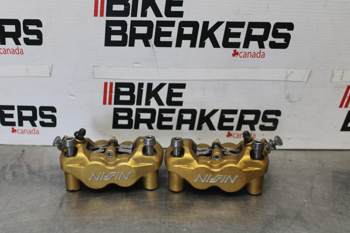 12 TRIUMPH STREET TRIPLE R RIGHT LEFT FRONT BRAKE CALIPER SET PAIR BB914