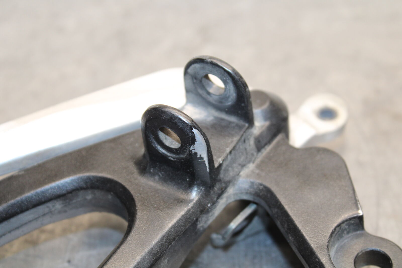 09-14 YAMAHA YZF R1 RIGHT REARSET REAR SET DRIVER FOOT PEG REST STOP BB118