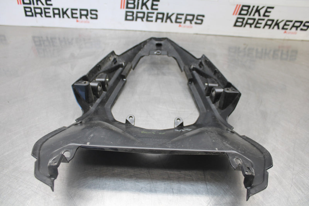 24-25 KAWASAKI NINJA 500 ABS CENTER REAR BACK TAIL FAIRING COWL BB899