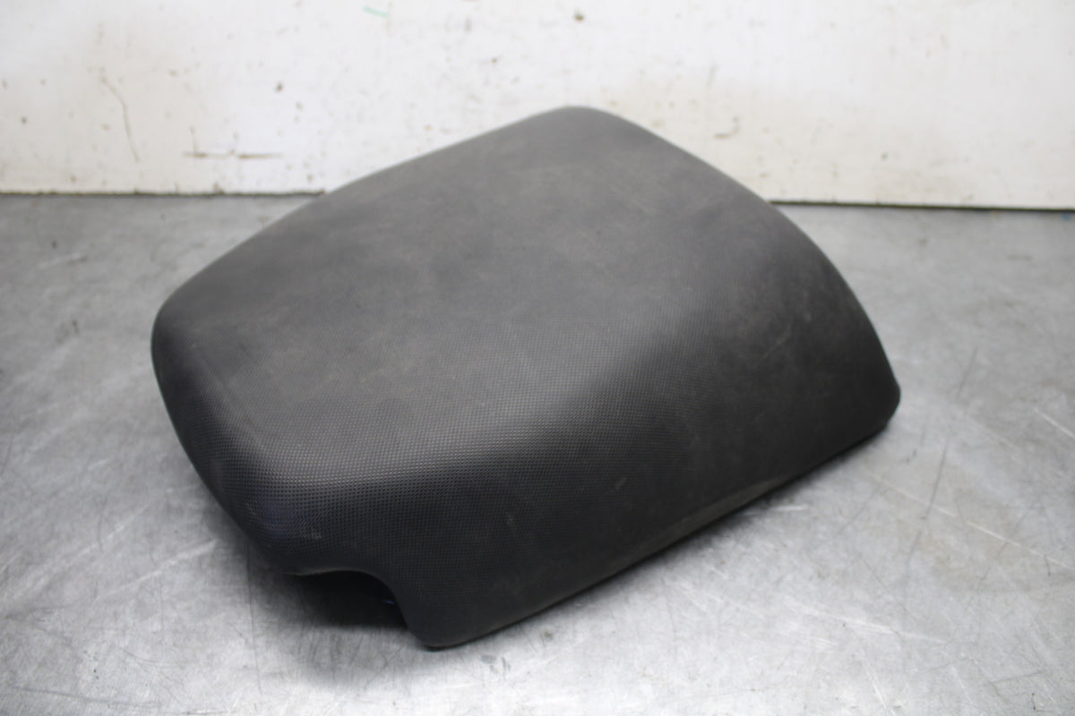 01-06 TRIUMPH TIGER 955I REAR BACK PASSENGER TANDEM SEAT PAD SADDLE BB693