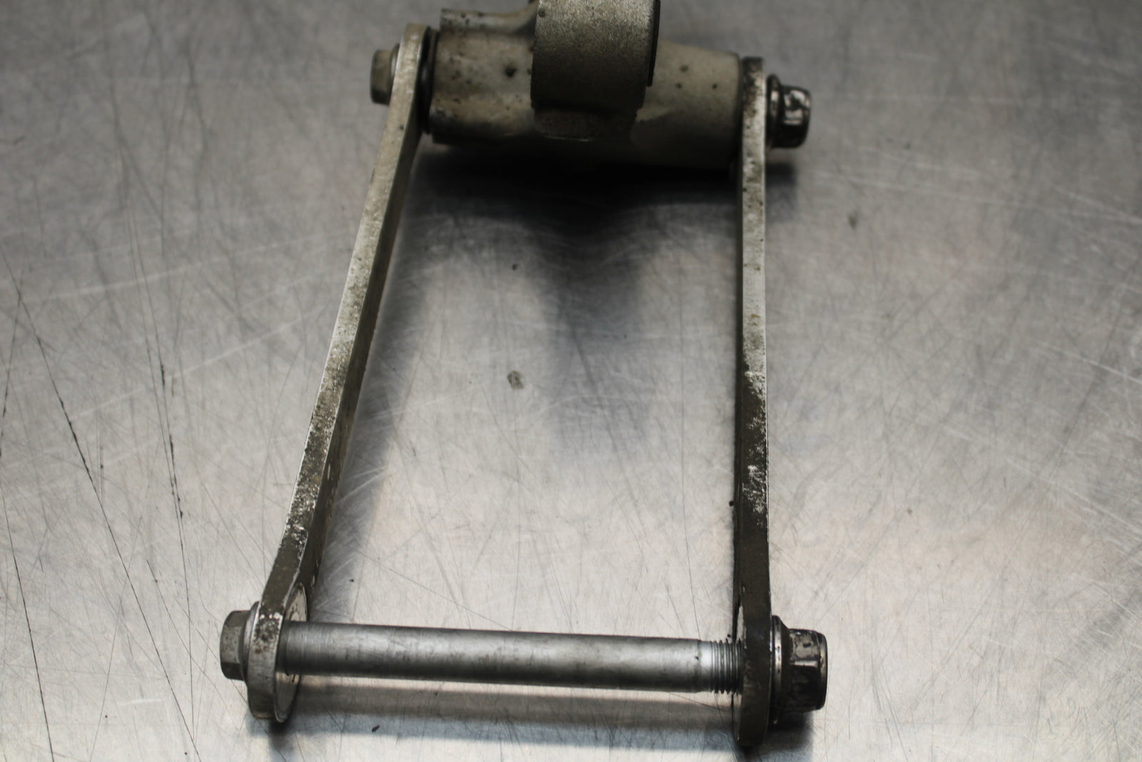 04-05 KAWASAKI NINJA ZX10R REAR DOGBONE SHOCK LINKAGE LINK BB163