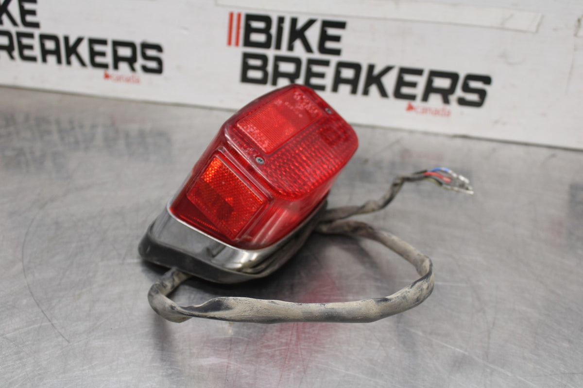 97 KAWASAKI VULCAN 1500 VN1500D CLASSIC TAILLIGHT REAR TAIL BRAKE LIGHT BB936