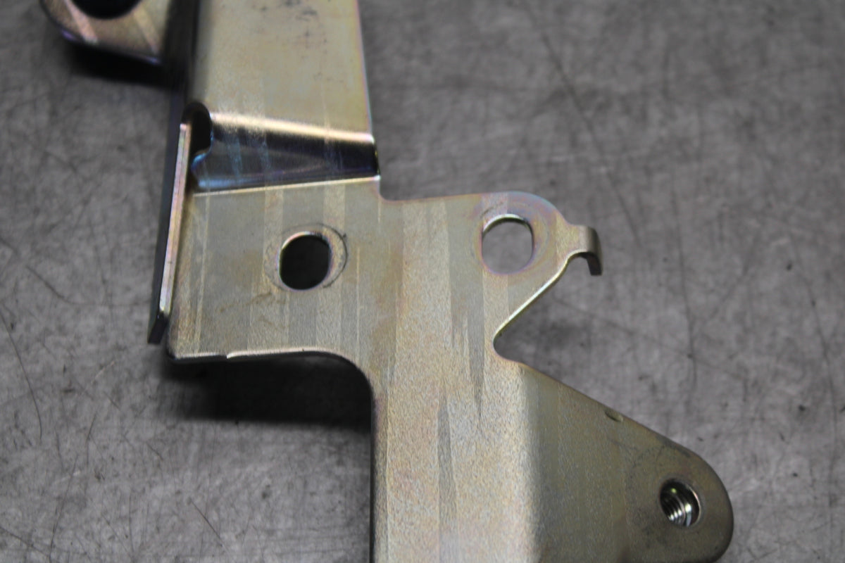 21-24 YAMAHA MT-07 FRONT SEAT MOUNTING BRACKET MOUNT BB662