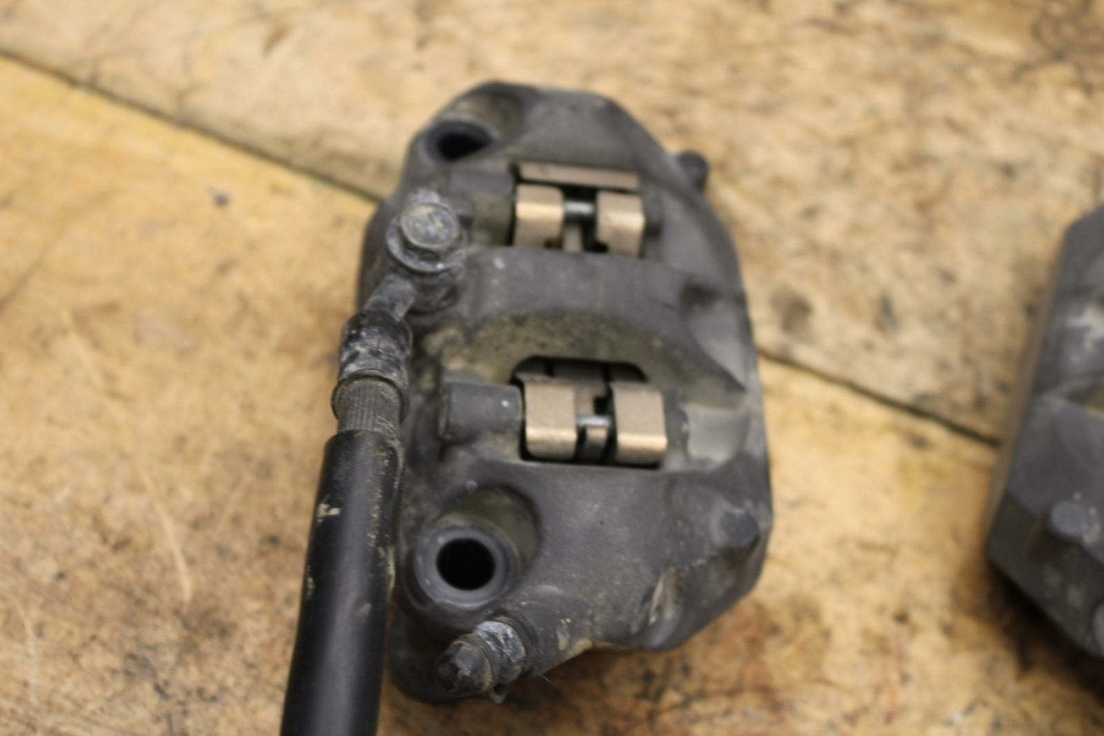 13-18 KAWASAKI NINJA ZX6R RIGHT LEFT FRONT BRAKE CALIPER SET PAIR CALIPERS BB342