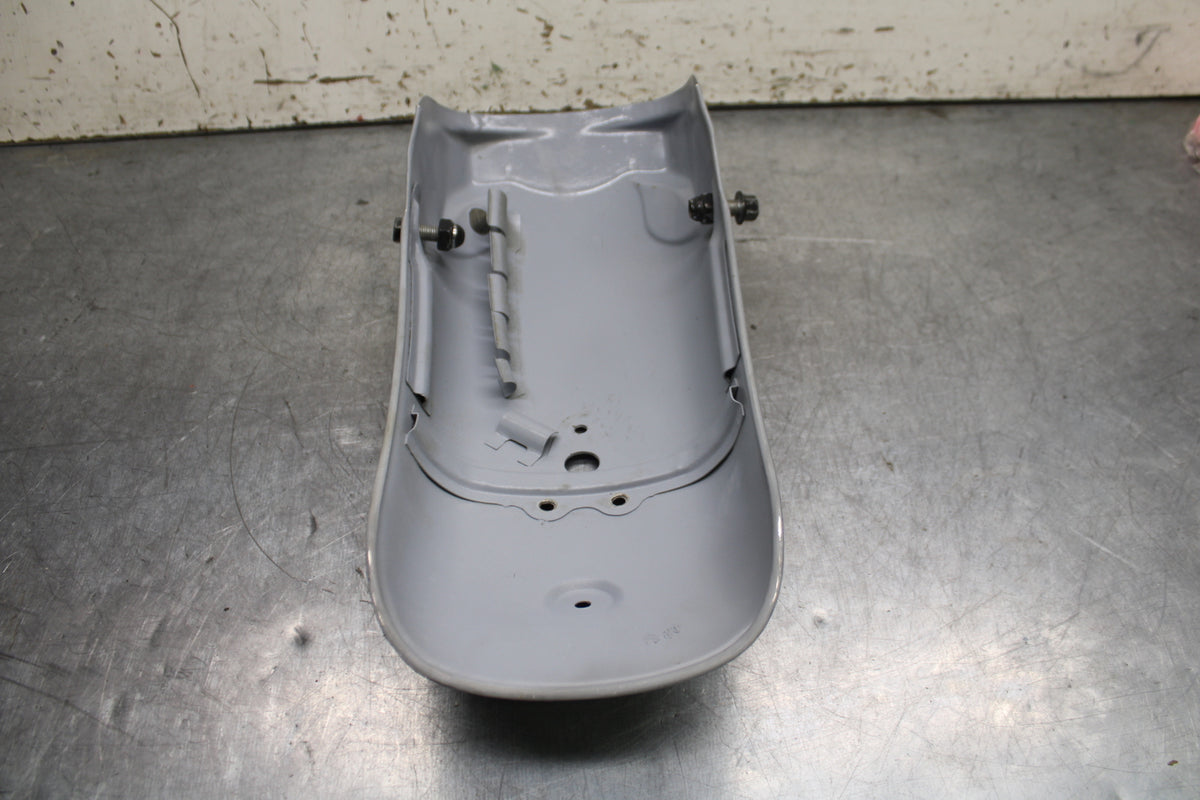 78-81 YAMAHA XS1100 REAR BACK FENDER MUD GUARD BB107