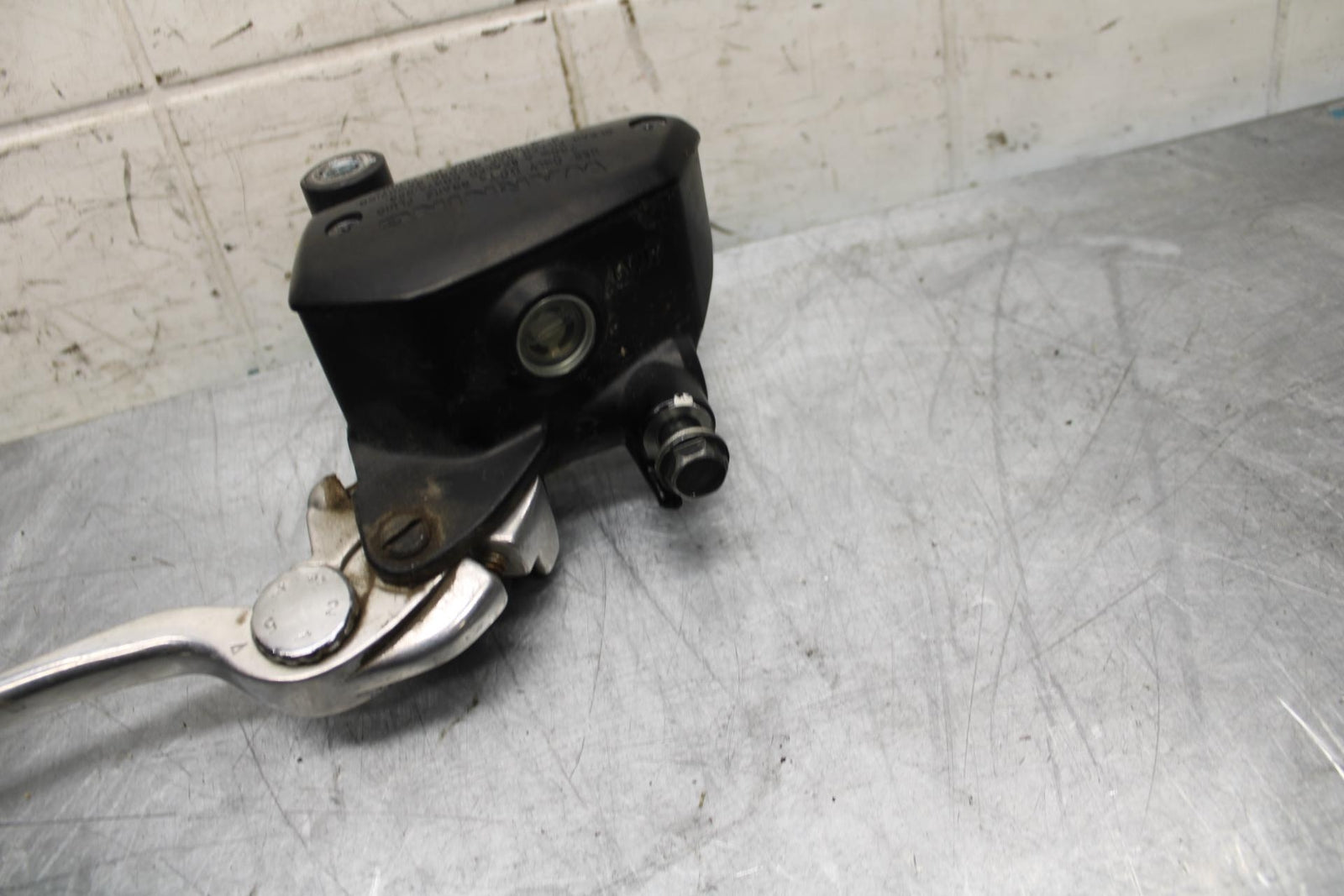 11-14 KAWASAKI VERSYS 650 LE 650C FRONT BRAKE MASTER CYLINDER w/ LEVER BB498