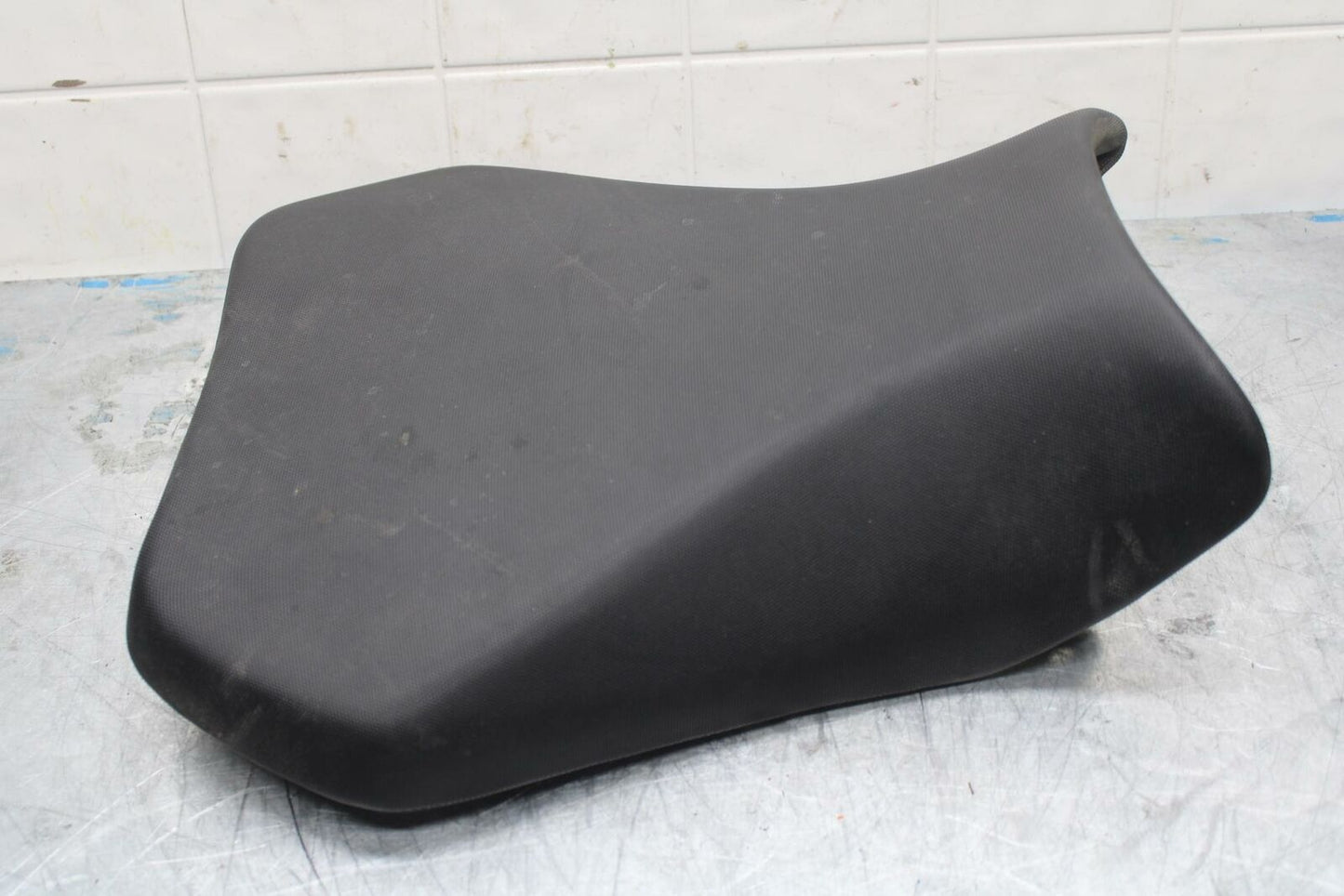 15-21 SUZUKI GSXR600 FRONT DRIVERS SEAT PAD SADDLE PILLION BB418