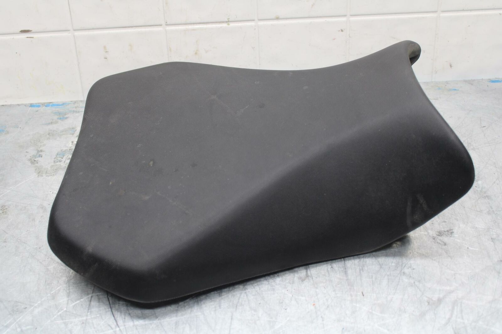 15-21 SUZUKI GSXR600 FRONT DRIVERS SEAT PAD SADDLE PILLION BB418