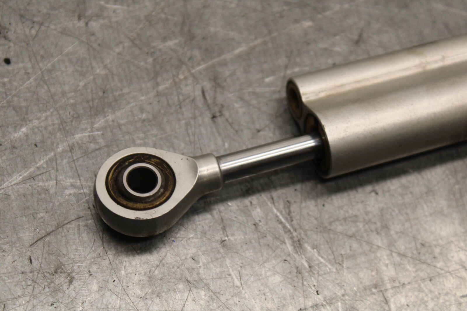 04-05 SUZUKI GSXR600 OHLINS STEERING DAMPER STABILIZER BB658